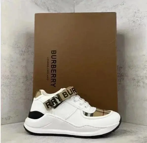 Burberry shoes (40 styles) — foto 14 de 15