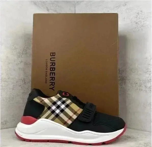 Burberry shoes (40 styles) — foto 15 de 15