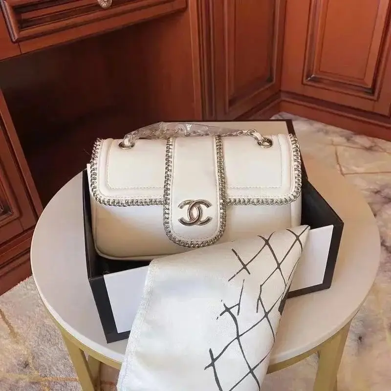 Chanel Boy Bag [2 styles] — foto 4 de 4