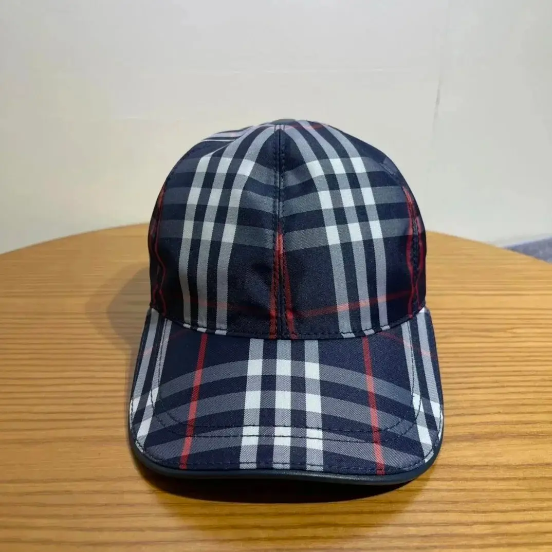 Burberry Hat Cap Gucci Hat [33 CP] — foto 3 de 8