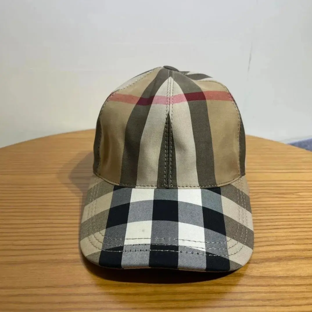 Burberry Hat Cap Gucci Hat [33 CP] — foto 5 de 8