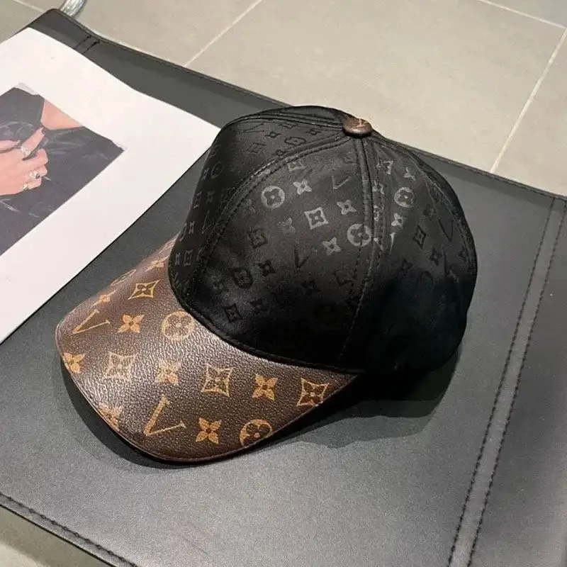 Louis Vuitton Damier Graphite Cap [39 styles] — foto 2 de 14