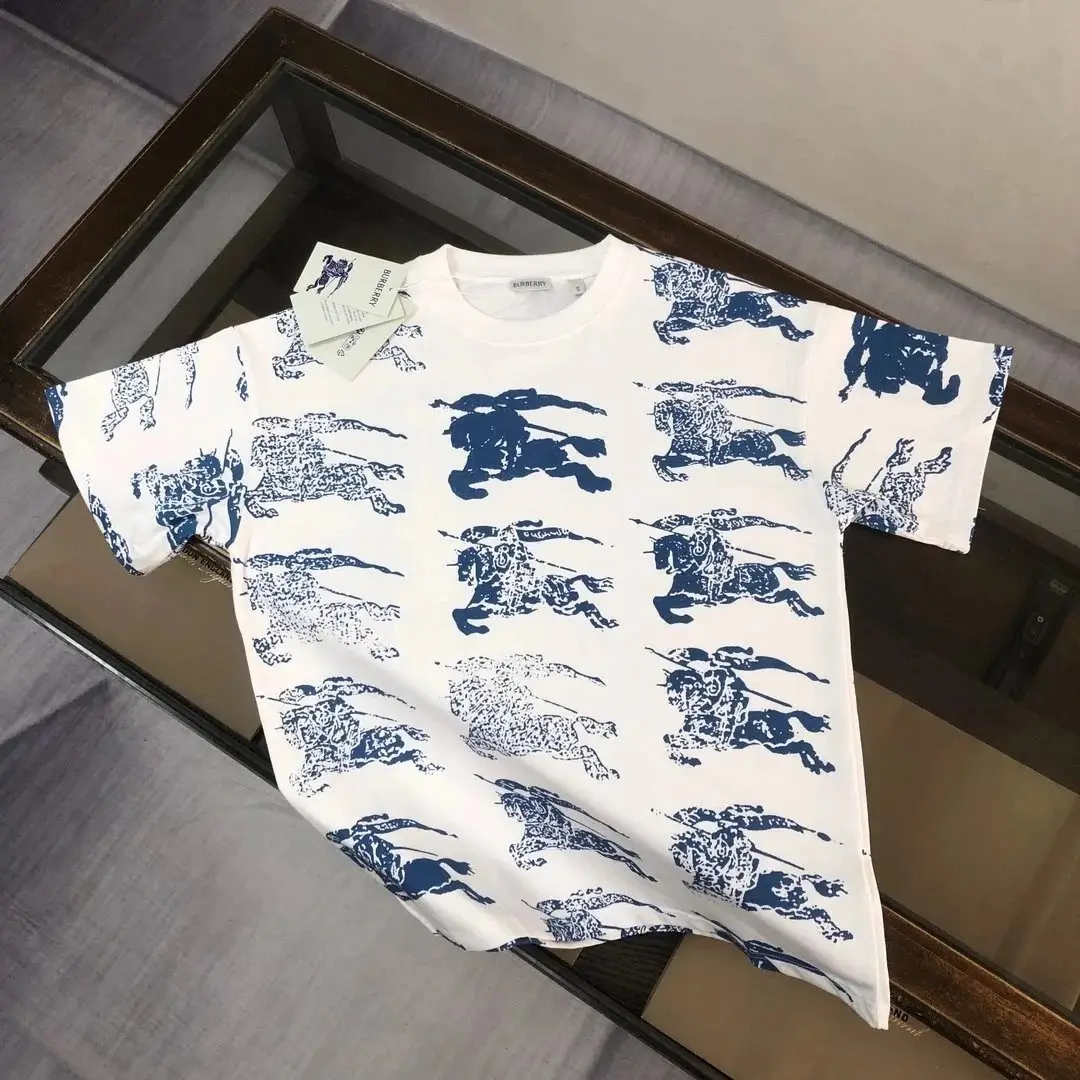 Burberry T-Shirt [40 styles] — foto 12 de 15