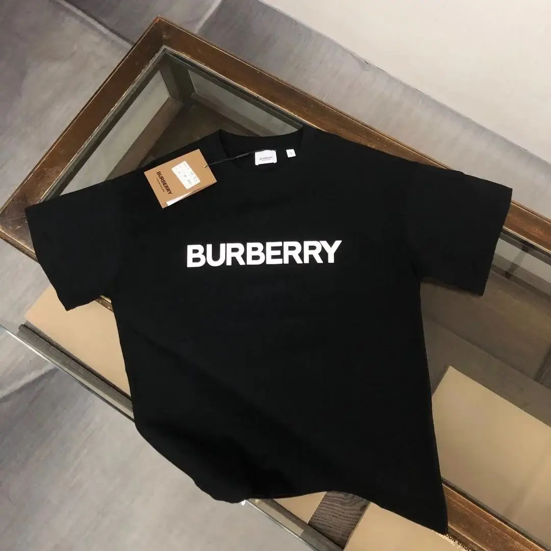 Burberry T-Shirt [40 styles] — foto 8 de 15