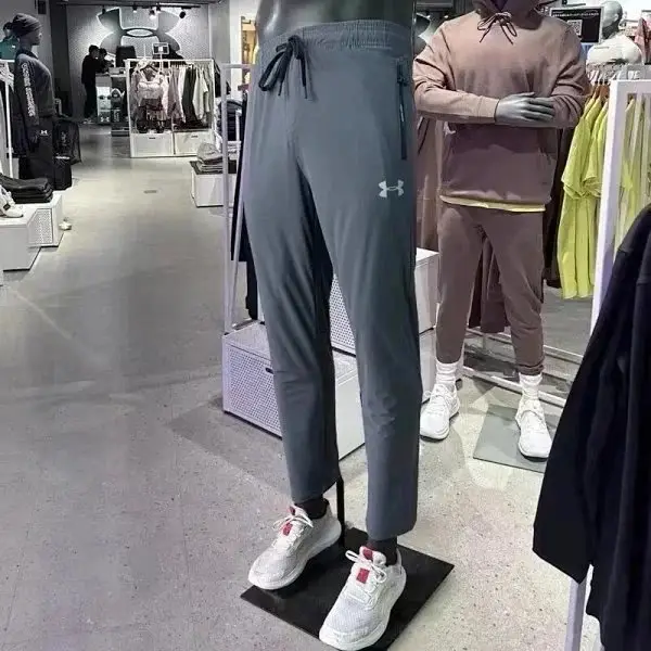 Under Armour sports pants， Jacket — foto 7 de 15
