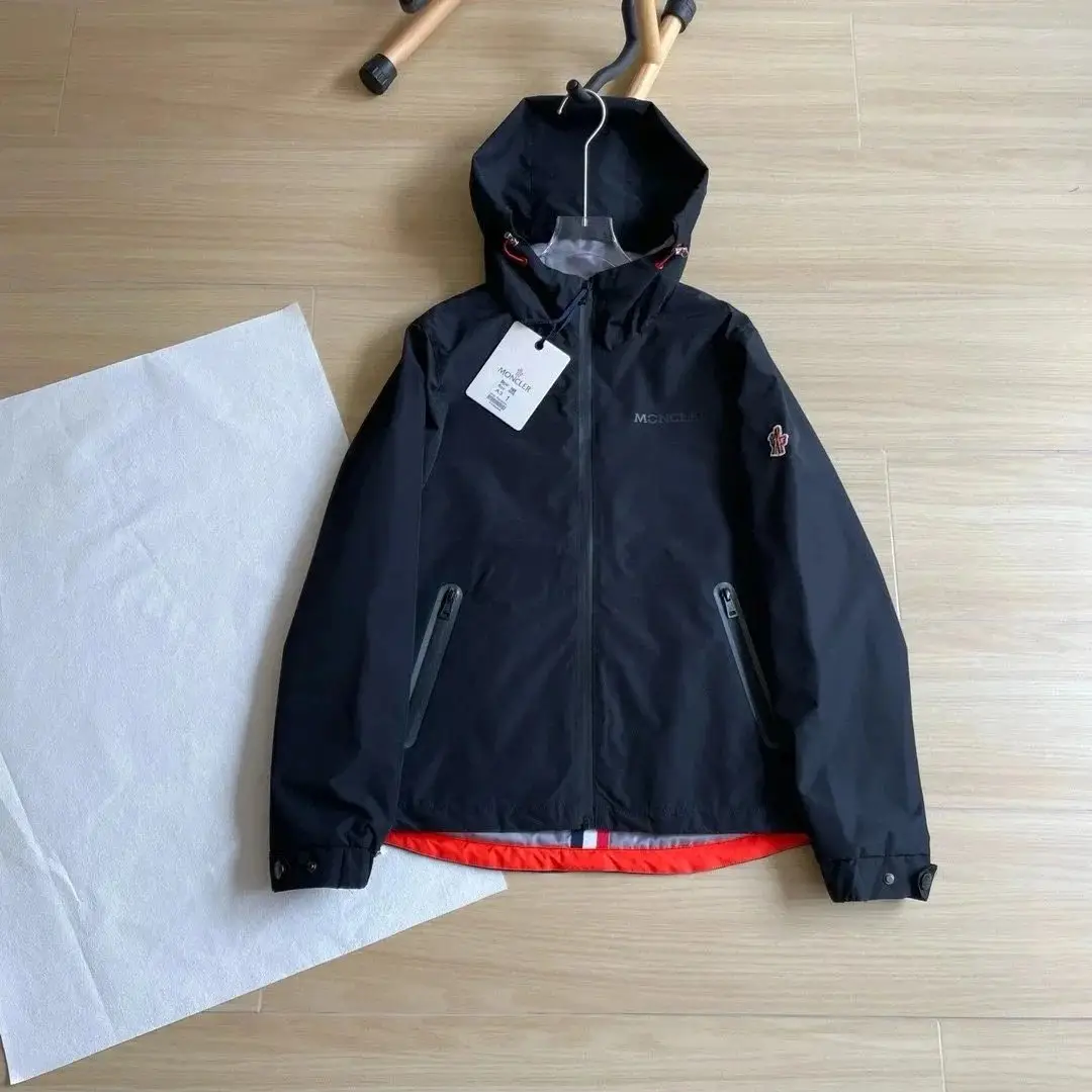 Moncler Hoodies [1 styles] — foto 11 de 14