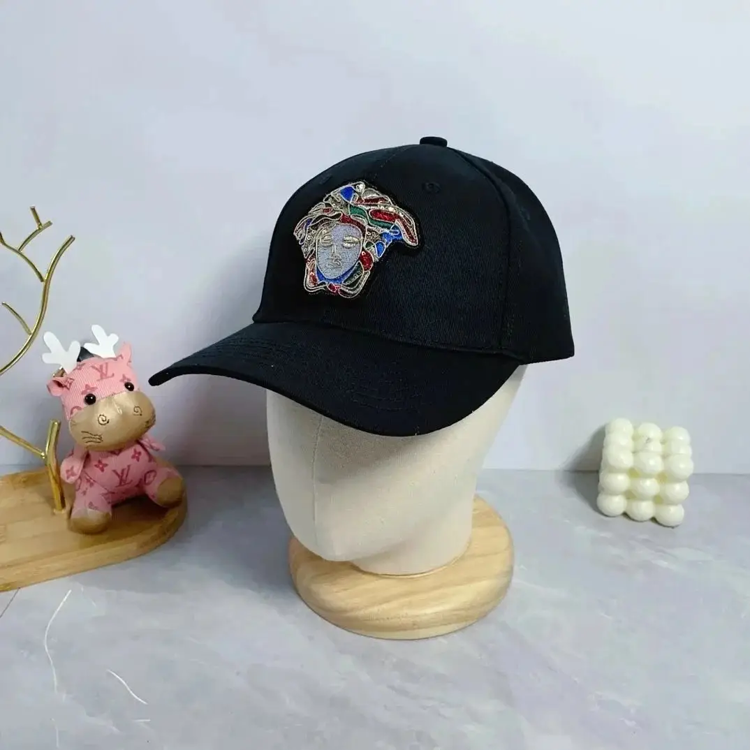 Versace cap — foto 13 de 14