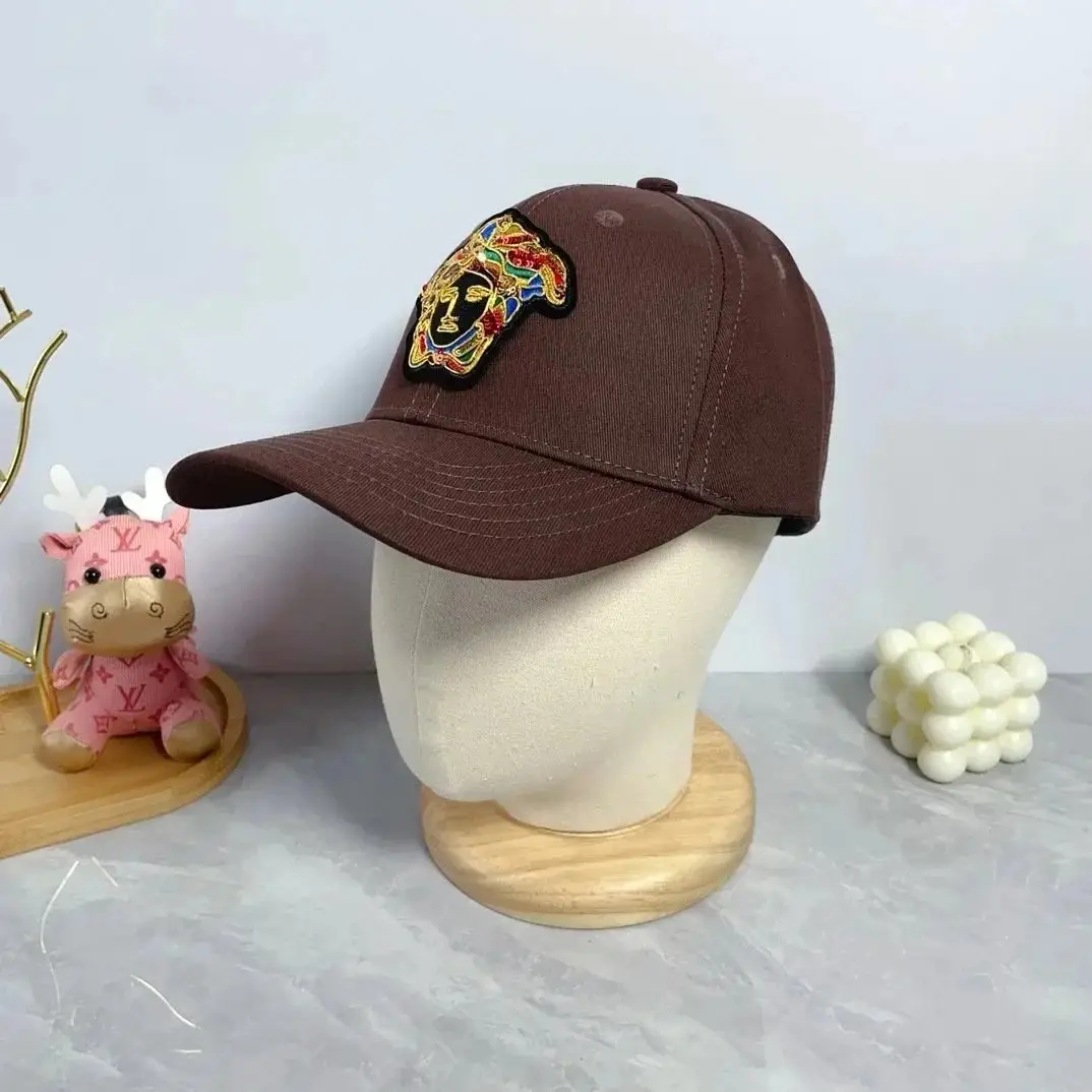 Versace cap — foto 3 de 14