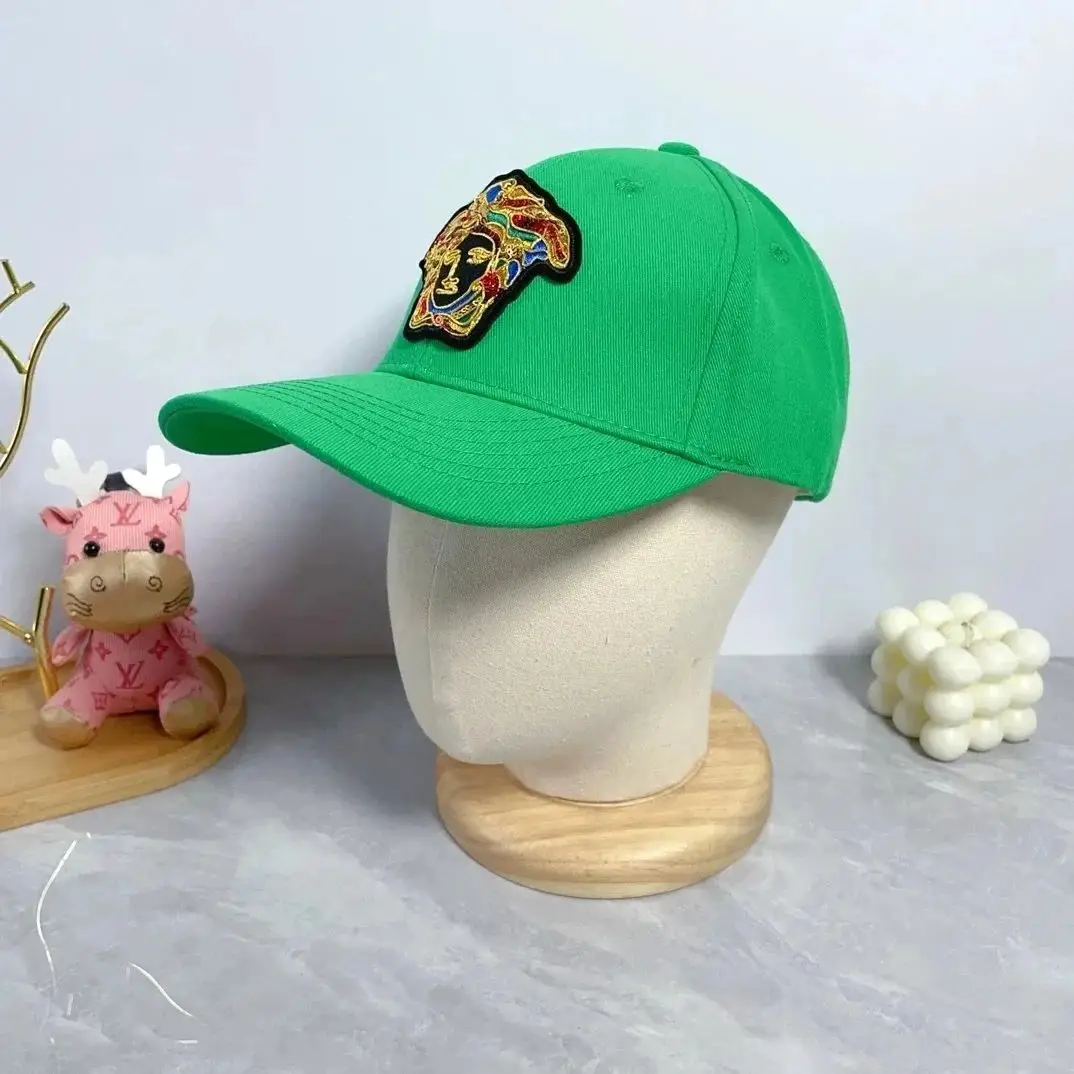 Versace cap — foto 6 de 14