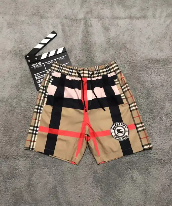 Stone Island Shorts — foto 8 de 15