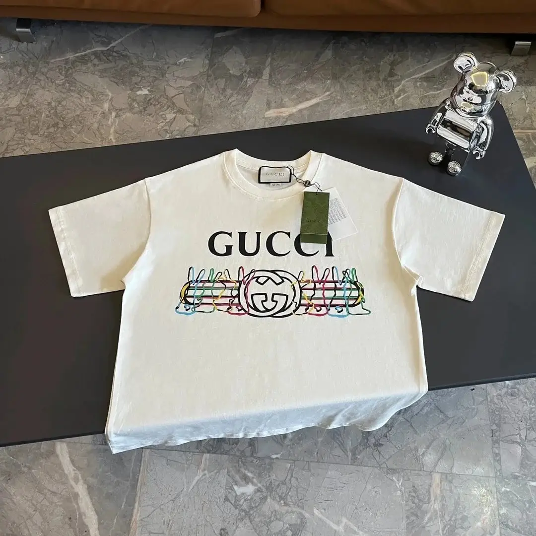 Gucci Women's Short Sleeve T-Shirt with Logo Print - Luxury Fashion Apparel — foto 4 de 14