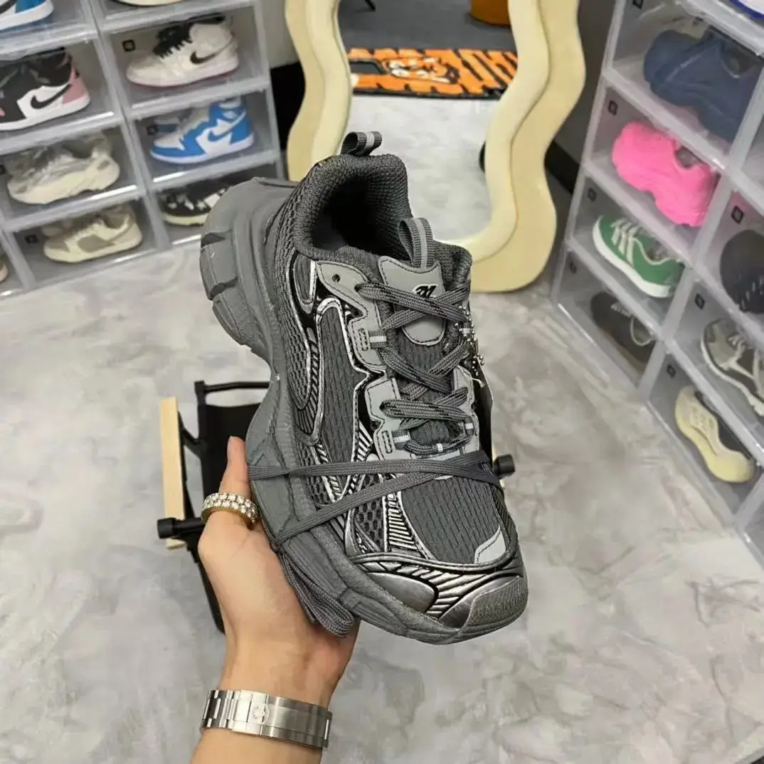 Balenciaga Track 10.0 Sneakers ?Price — foto 3 de 8