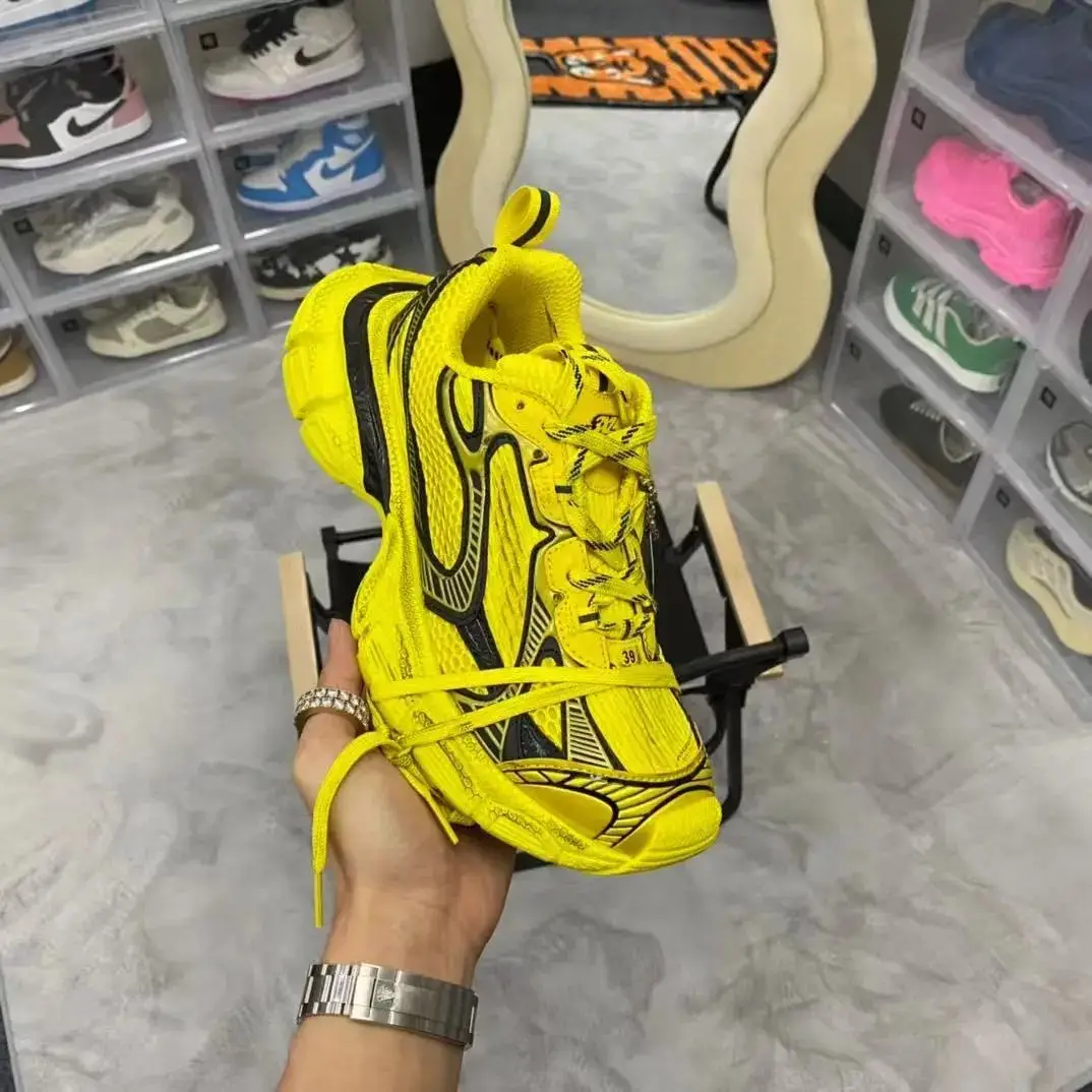Balenciaga Track 10.0 Sneakers ?Price — foto 4 de 8