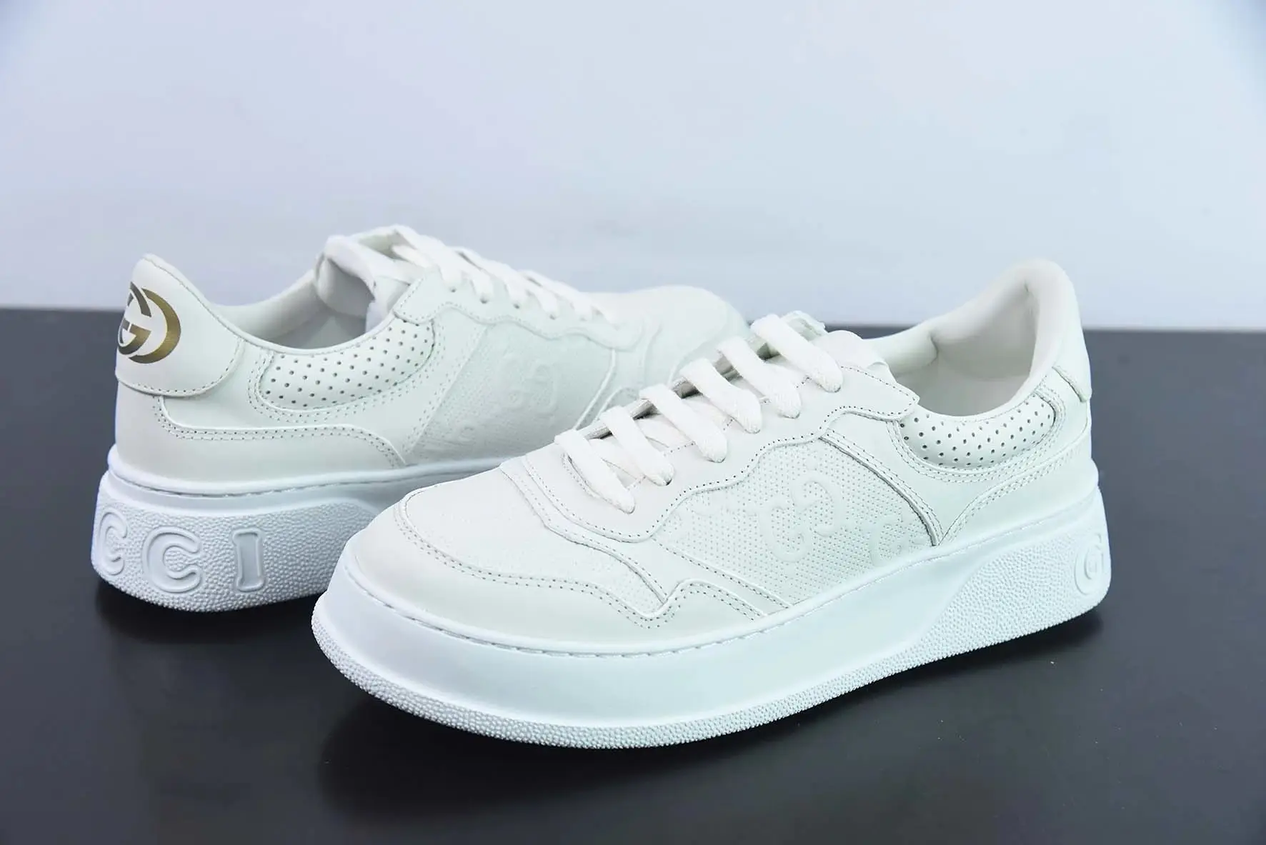 Gucci Rhyton Sneakers [21 styles] — foto 3 de 11