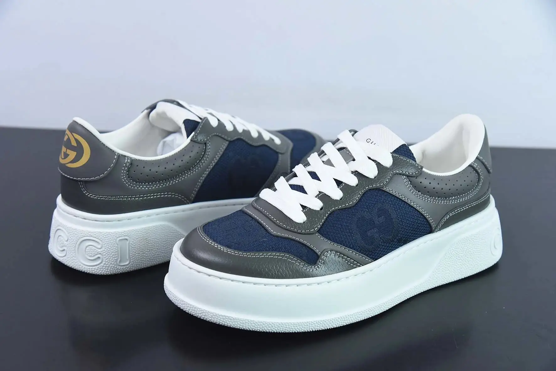 Gucci Rhyton Sneakers [21 styles] — foto 4 de 11