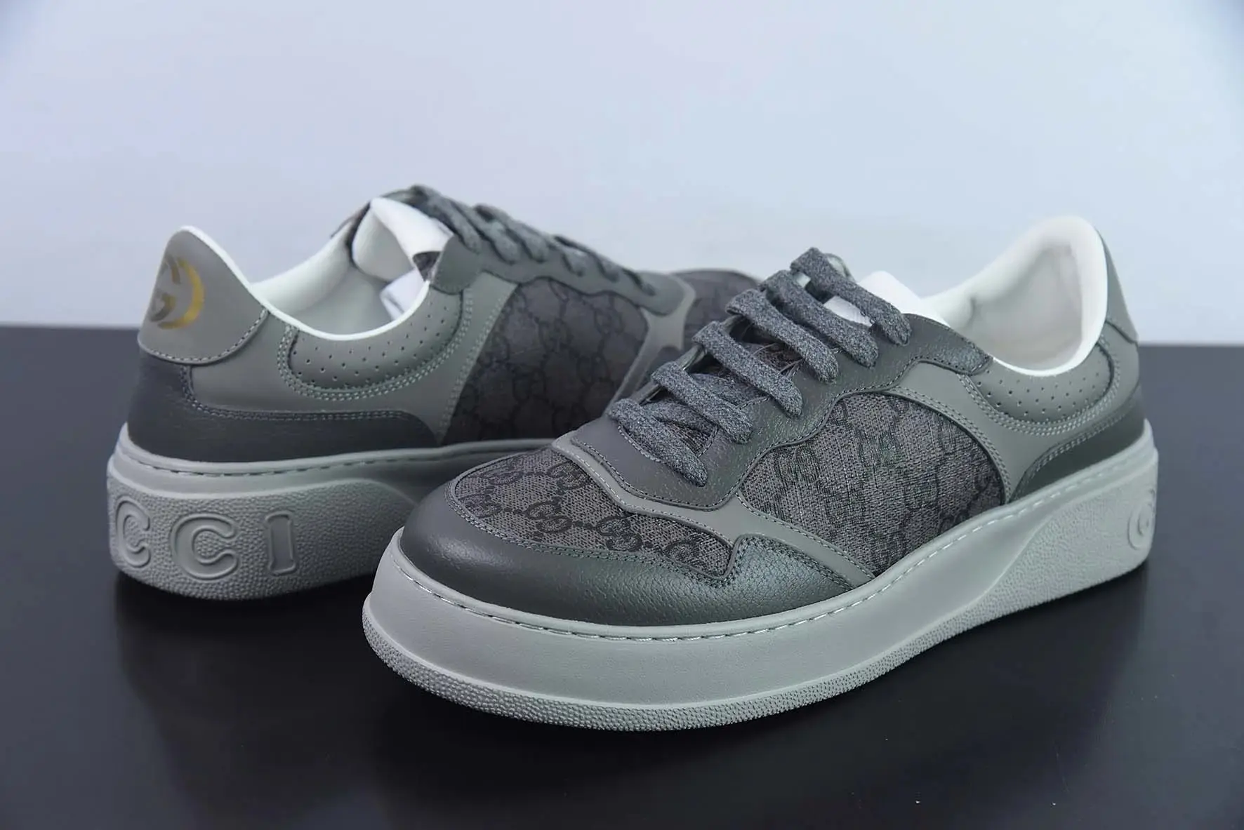 Gucci Rhyton Sneakers [21 styles] — foto 6 de 11