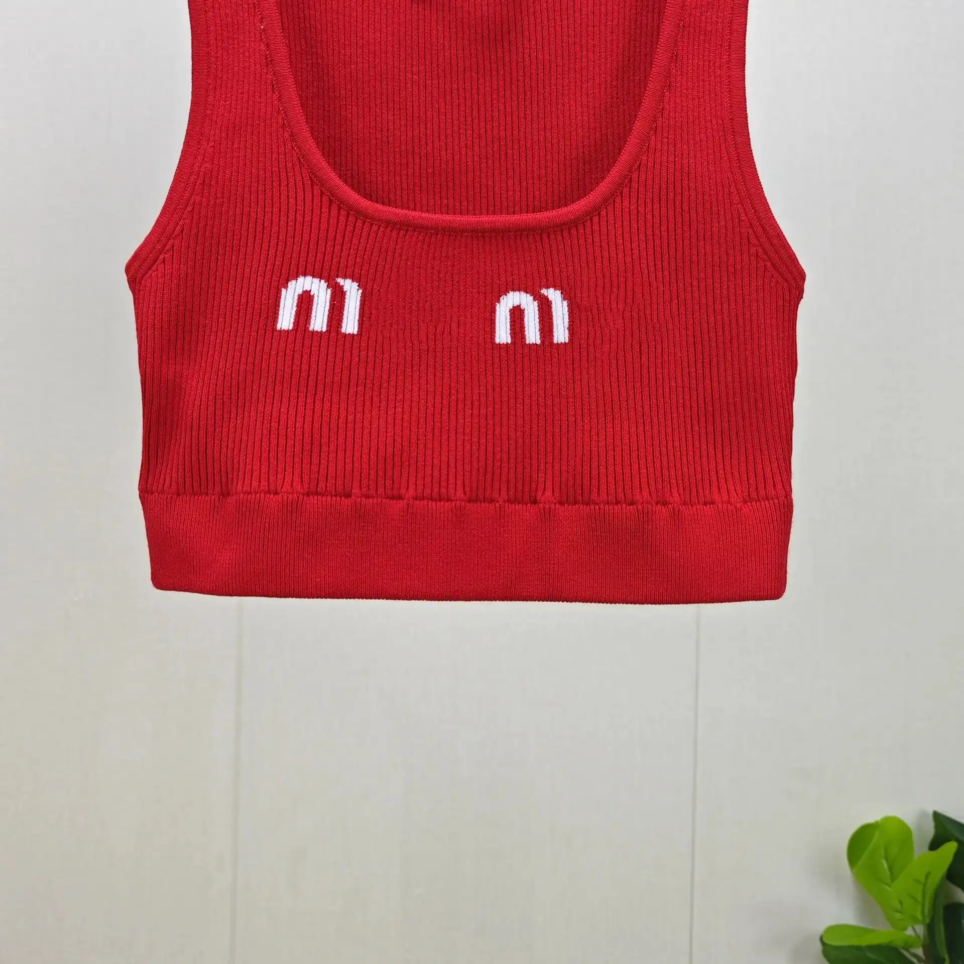Miu Miu Vest Top [2 styles] — foto 3 de 4