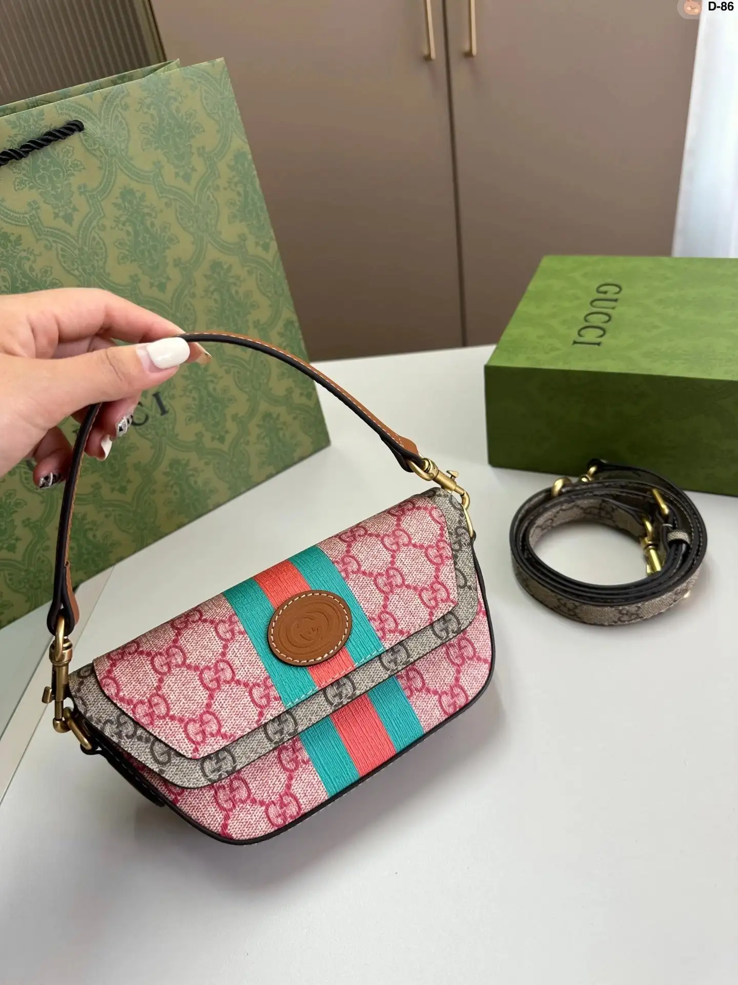 Gucci Handbags [14 styles] — foto 11 de 15